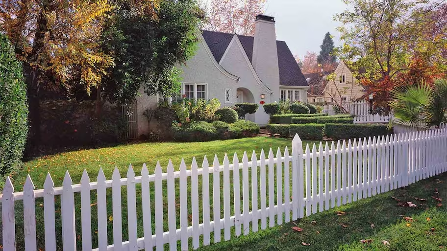 Should You Repair or Replace Your Fence?